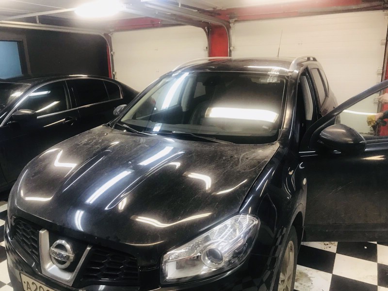 Замена лобового ветрового стекла Nissan Dualis Qashqai