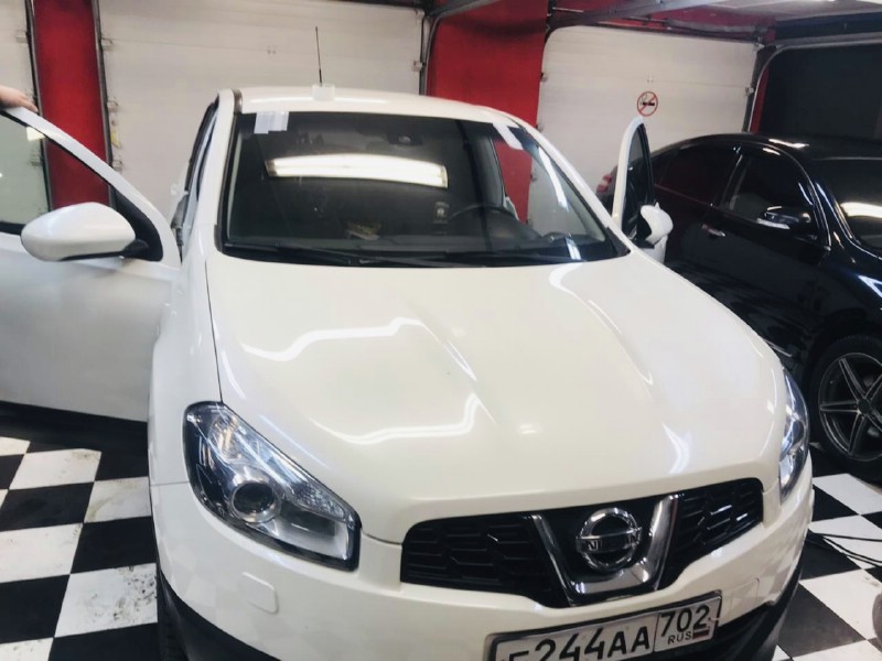 Замена лобового стекла Nissan Dualis Qashqai J10