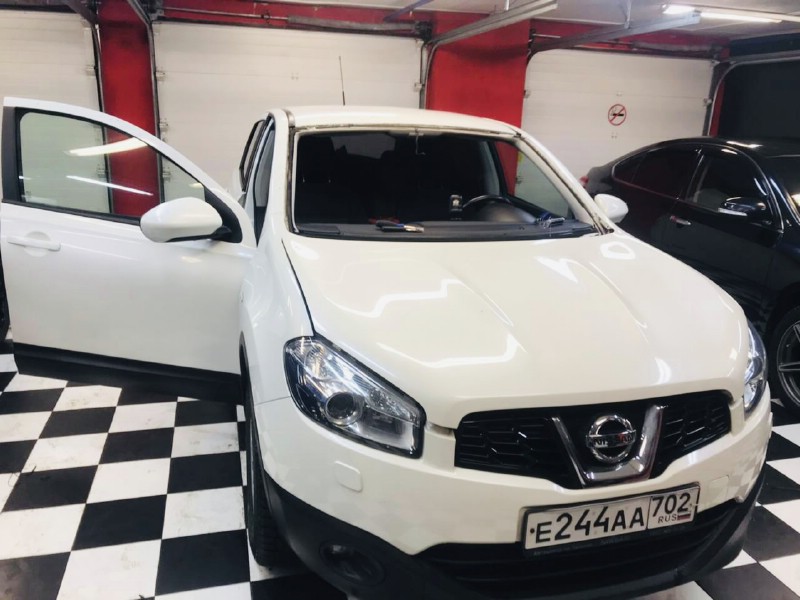 Замена лобового стекла Nissan Dualis Qashqai J10