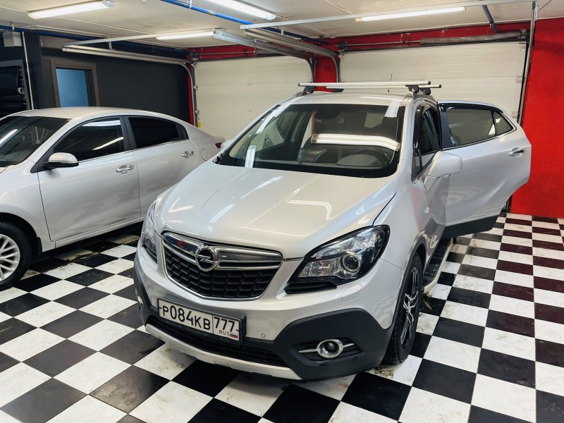 Замена лобового стекла Opel Mokka