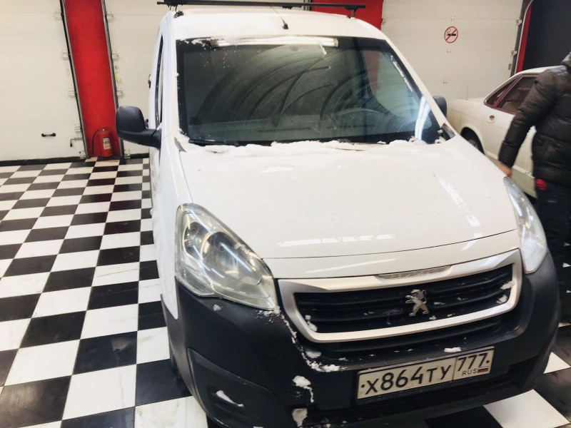 Замена лобового стекла Peugeot Partner Tepee