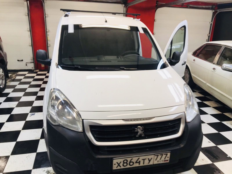 Замена лобового стекла Peugeot Partner Tepee