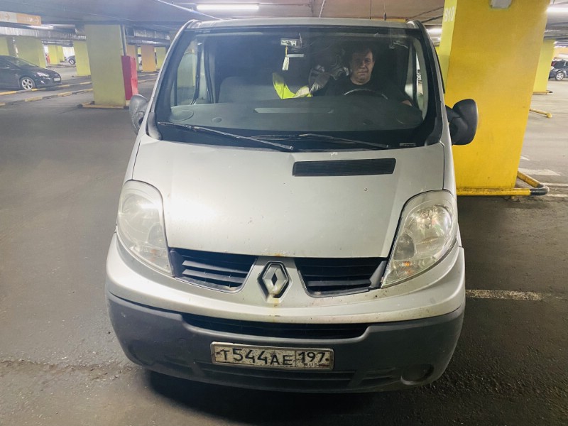 Замена лобового ветрового стекла Renault Trafic