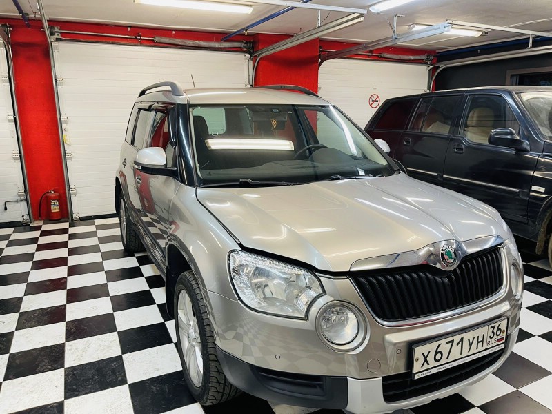 Замена лобового ветрового стекла Skoda Yeti
