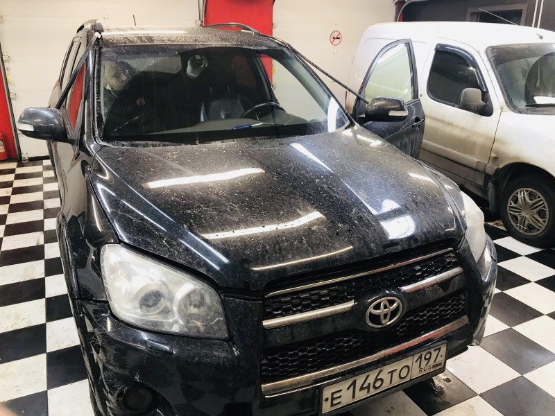 Замена лобового ветрового стекла Toyota RAV 4