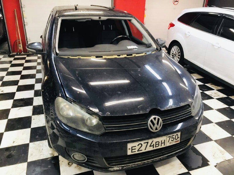 Замена лобового стекла Volkswagen Golf VI