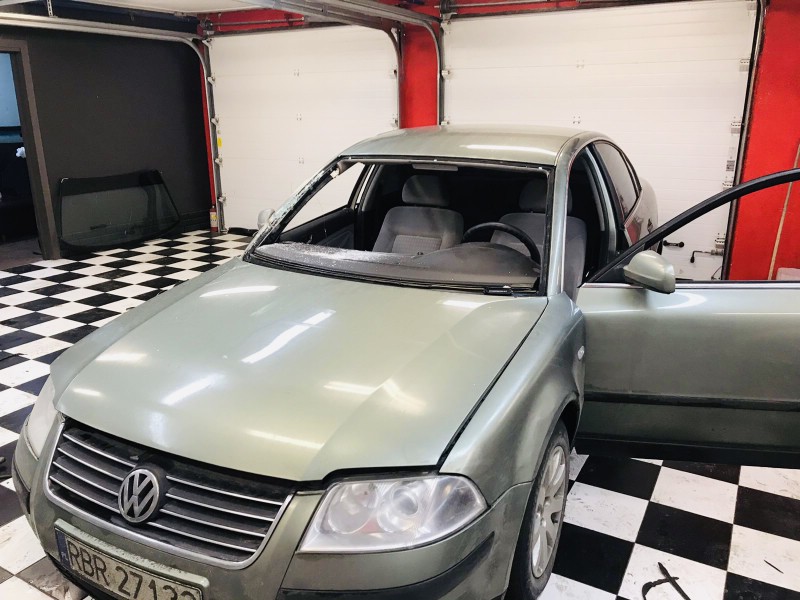 Замена лобового ветрового стекла Volkswagen Passat