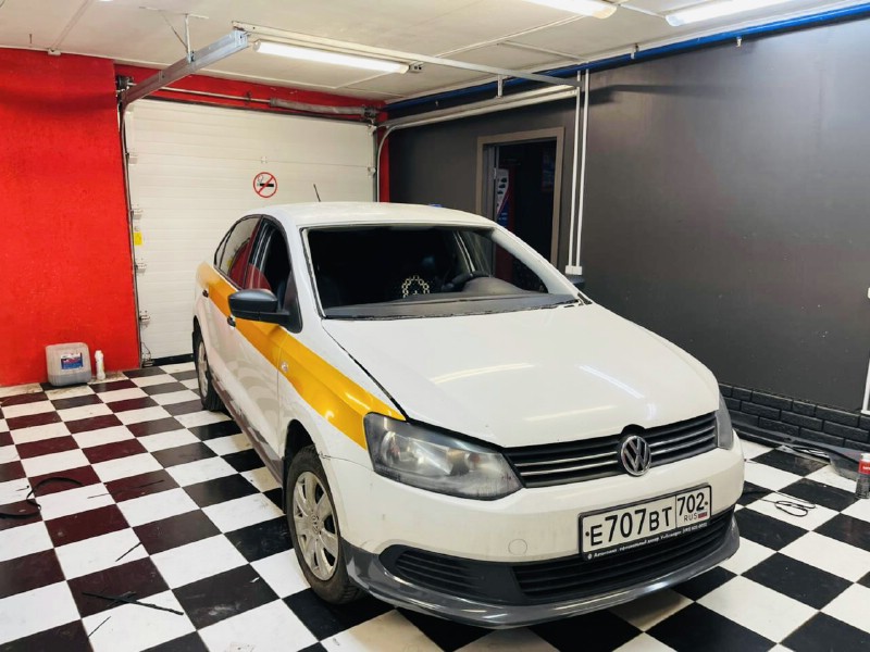 Замена лобового ветрового стекла Volkswagen Polo V 4D