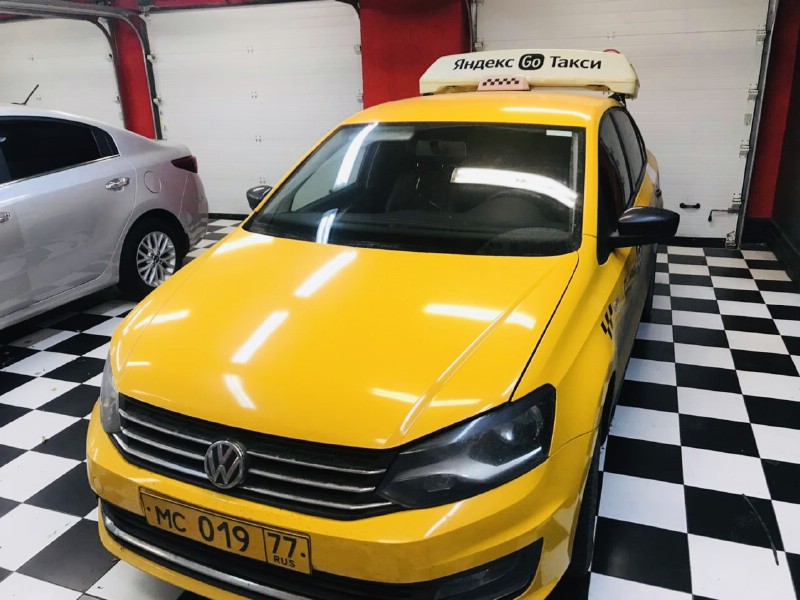 Замена лобового ветрового стекла Volkswagen Polo V 4D