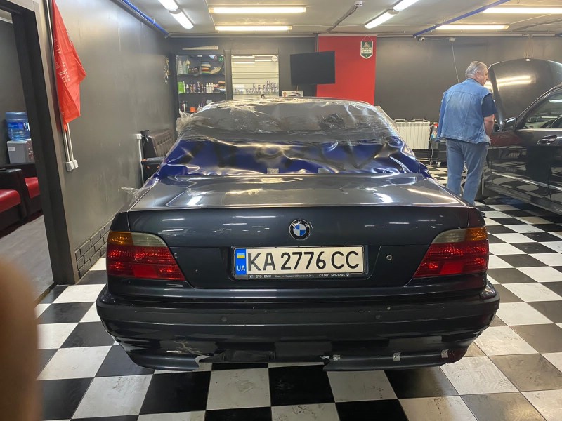 Замена заднего стекла BMW 7-Series E38