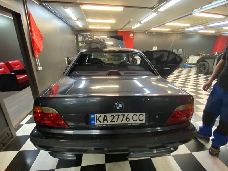Замена заднего стекла BMW 7-Series E38