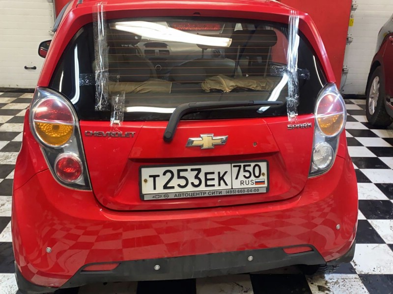 Замена заднего стекла Chevrolet Spark