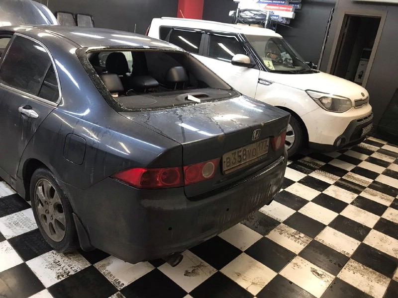 Замена заднего стекла Honda Accord