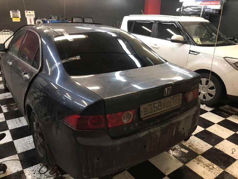 Замена заднего стекла Honda Accord
