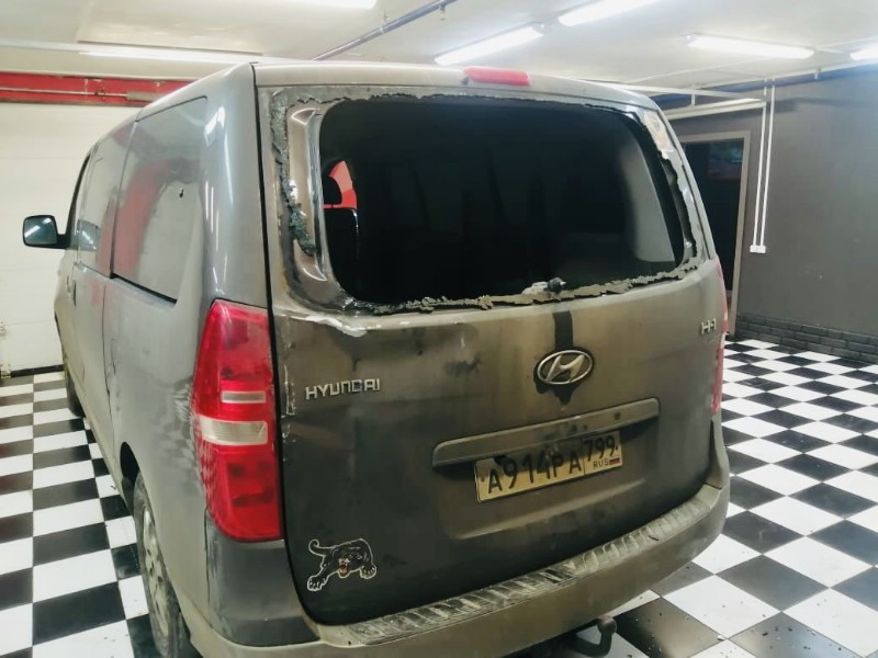 Замена заднего стекла Hyundai H1-Starex
