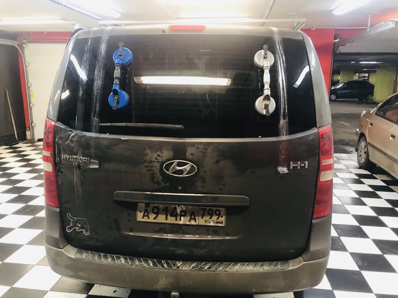Замена заднего стекла Hyundai H1-Starex