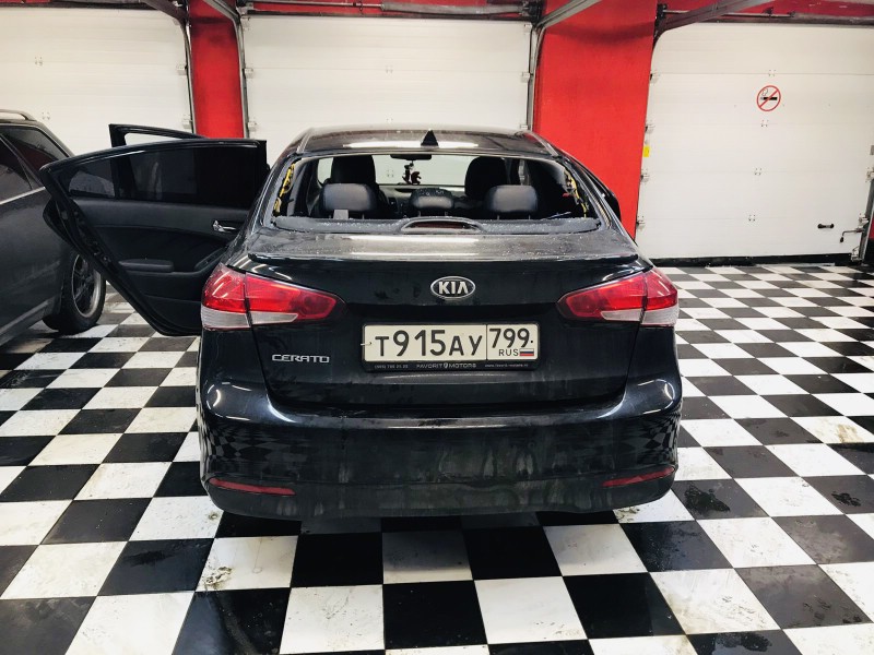 Замена заднего стекла Kia Cerato