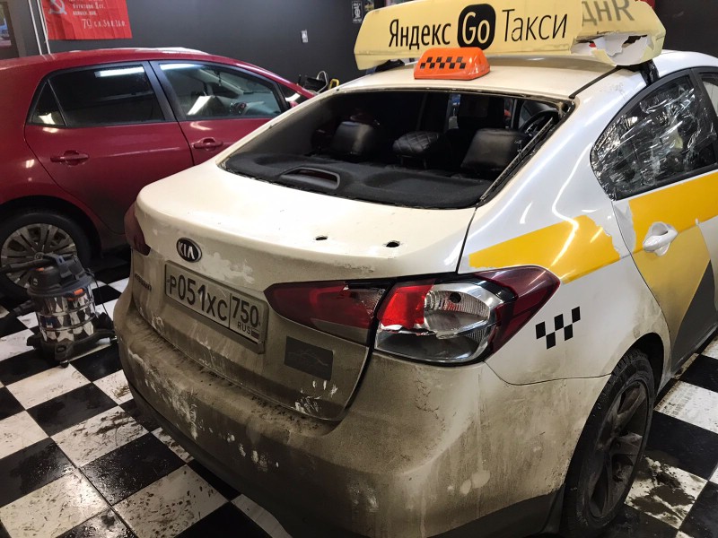 Замена заднего стекла Kia Cerato