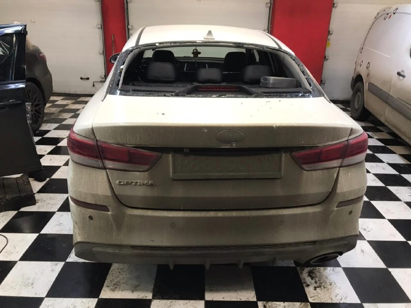 Замена заднего стекла Kia Optima