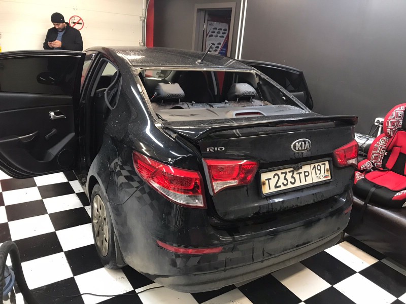 Замена заднего стекла Kia Rio