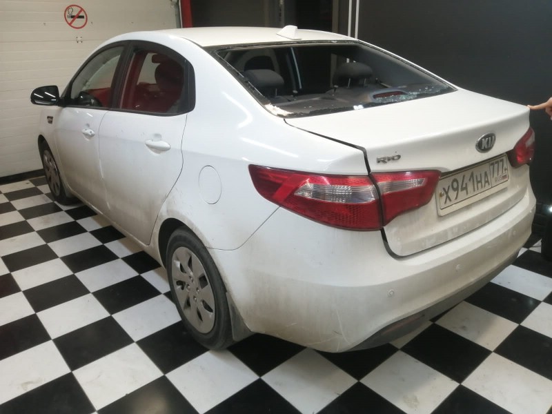 Замена заднего стекла Kia Rio
