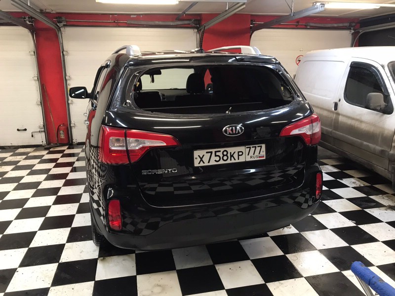Замена заднего стекла Kia Sorento