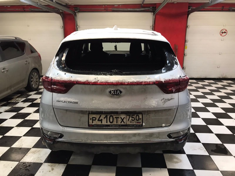 Замена заднего стекла Kia Sportage