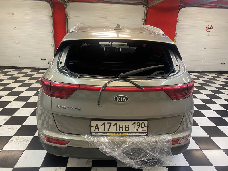 Замена заднего стекла Kia Sportage