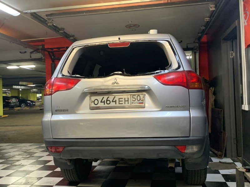 Замена заднего стекла Mitsubishi Pajero Sport