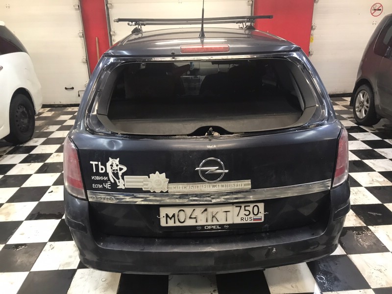 Замена заднего стекла Opel Astra H Universal