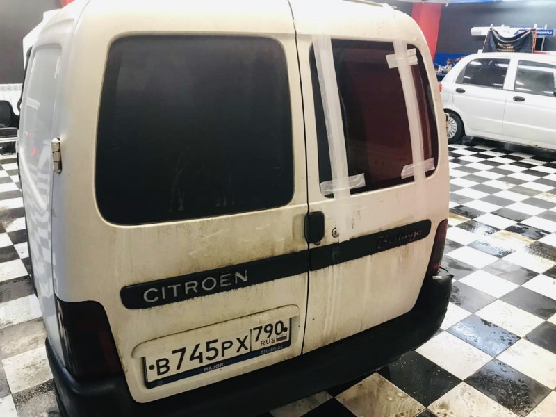 Замена заднего ветрового стекла Citroen Berlingo I