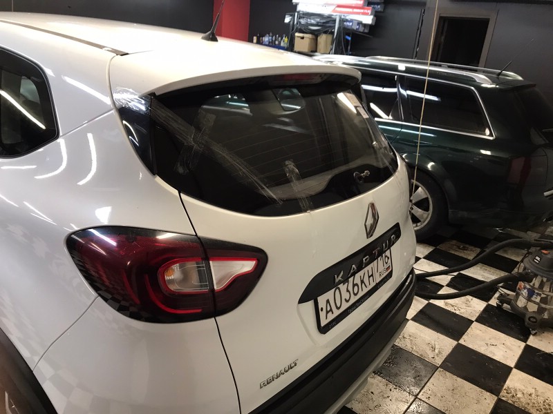 Замена заднего стекла Renault Kaptur