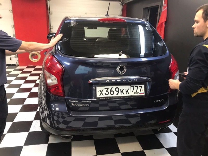 Замена заднего стекла Ssangyong Actyon