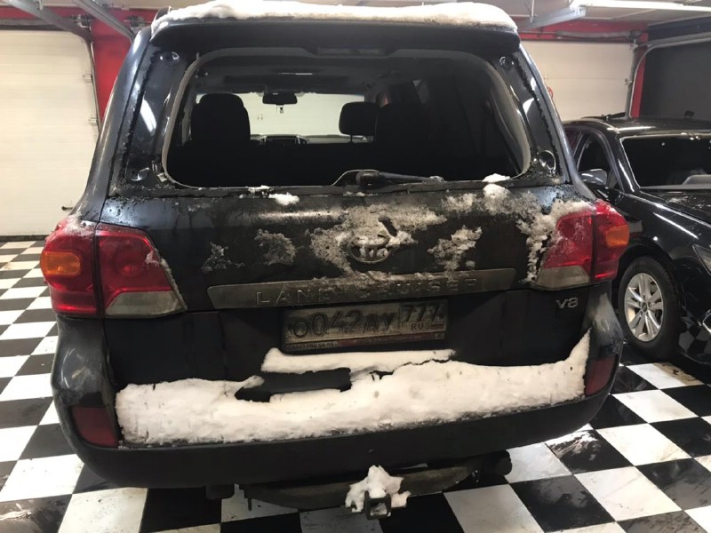 Замена заднего стекла Toyota Land Cruiser 200