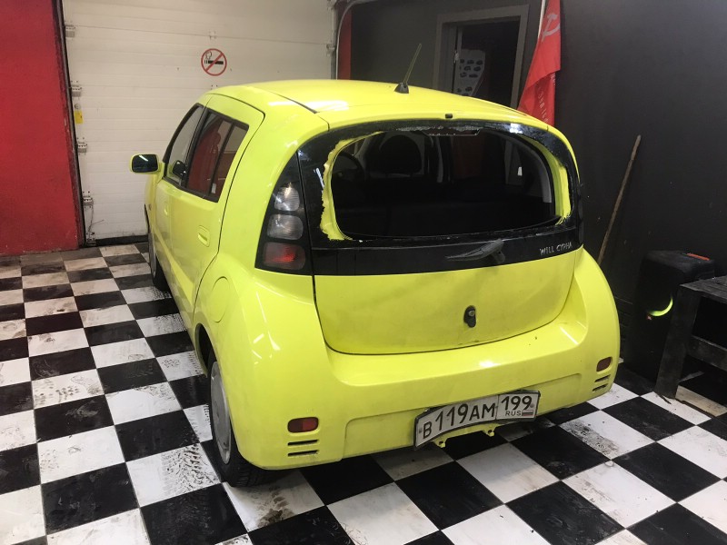Замена заднего стекла Toyota Will Cypha