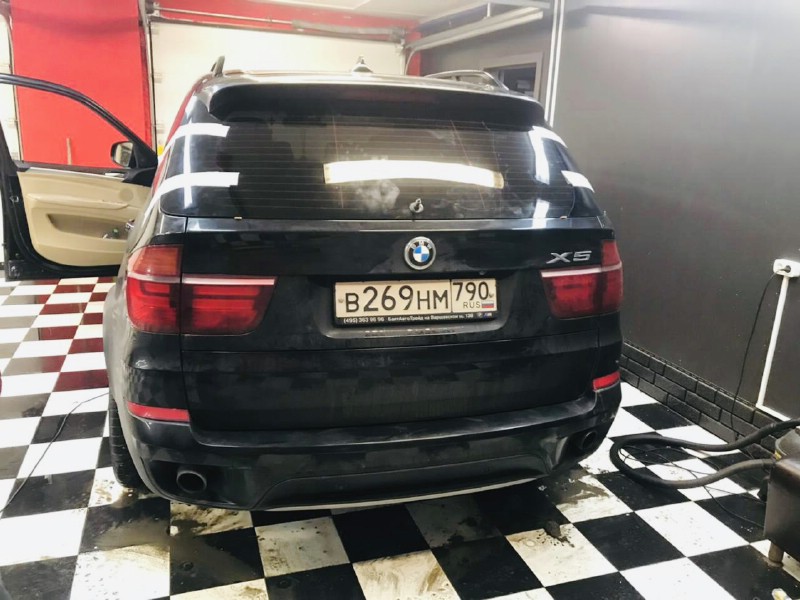 Замена заднего ветрового стекла BMW X5 E70