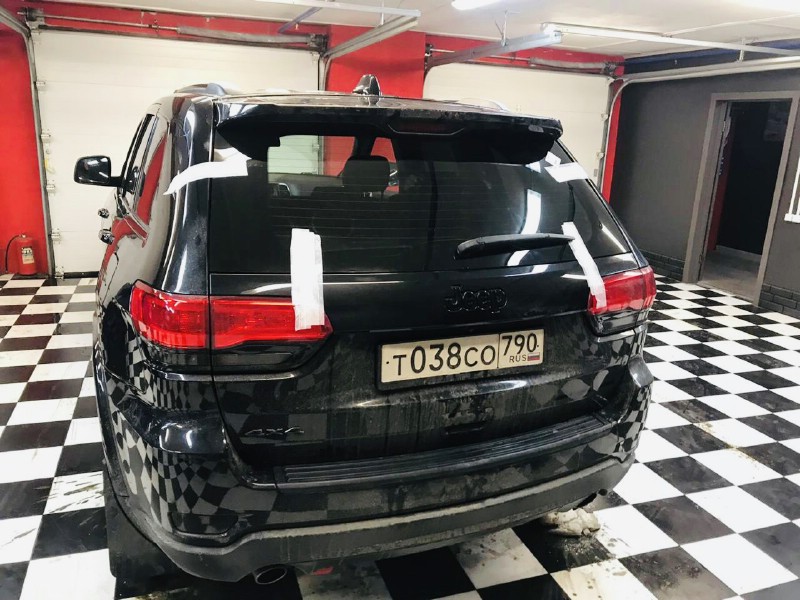 Замена заднего ветрового стекла Jeep Grand Cherokee