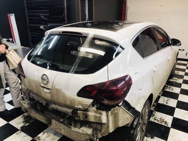 Замена заднего ветрового стекла Opel Astra J