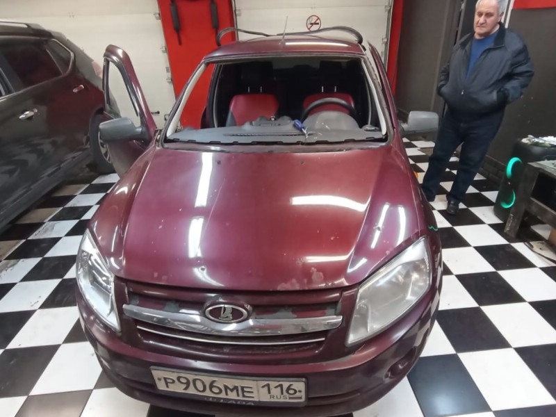 Замена лобового стекла Lada Granta