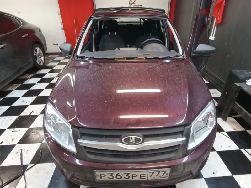 Замена лобового стекла Lada Granta