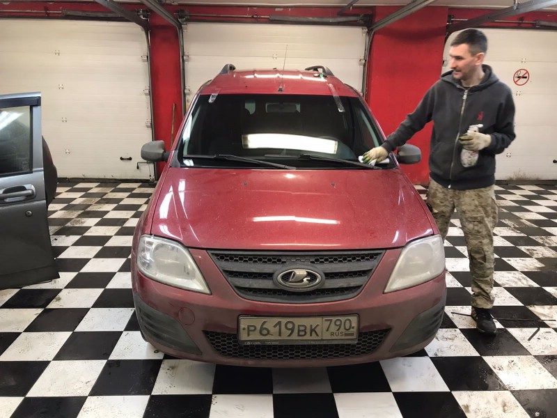 Замена лобового стекла Lada Largus