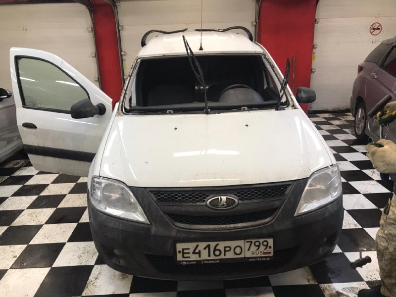 Замена лобового стекла Lada Largus