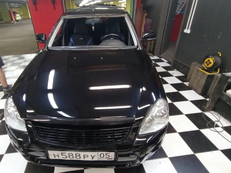Замена лобового стекла Lada Priora