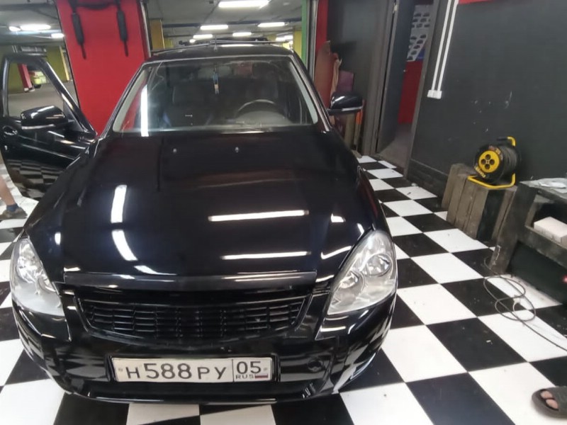 Замена лобового стекла Lada Priora