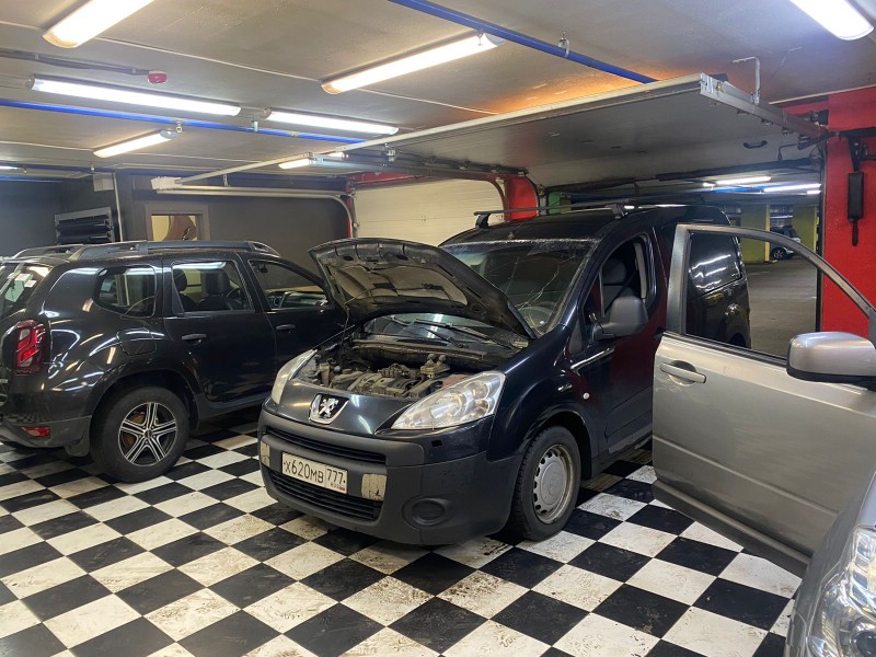 Замена лобового стекла Peugot Partner
