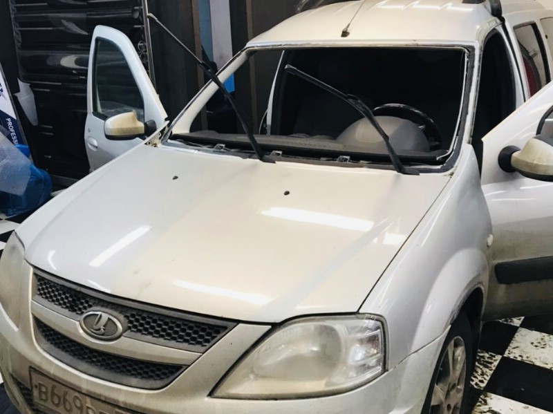 Замена лобового стекла Lada Largus