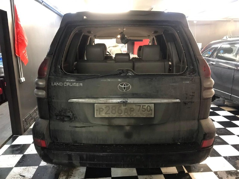 Замена заднего стекла Toyota Prado