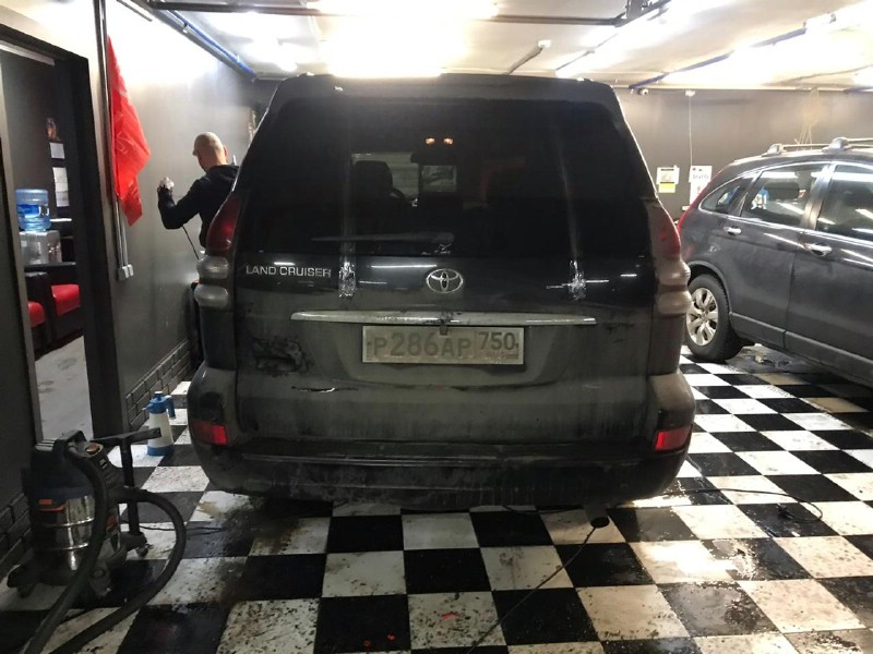 Замена заднего стекла Toyota Prado